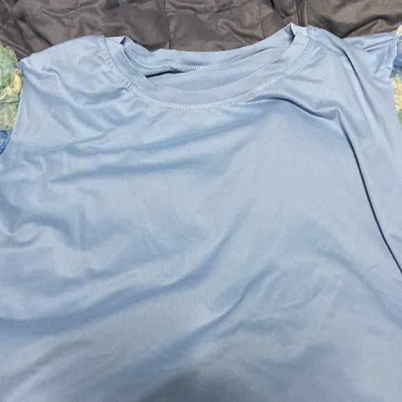 Pastel blue with floral puff sleeve design plus size 2 x shirt sleeve NWOT - Picture 4 of 4